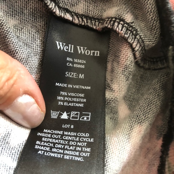 Beautiful Women’s Top. - Picture 3 of 4